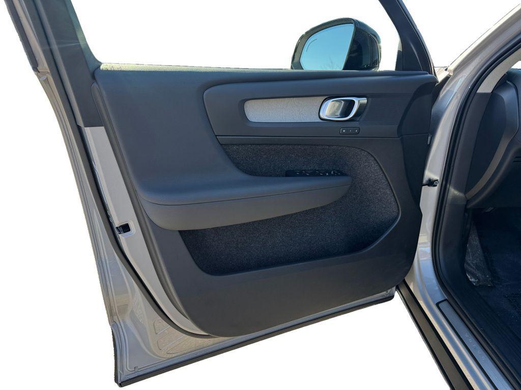 used 2025 Volvo XC40 car, priced at $33,297