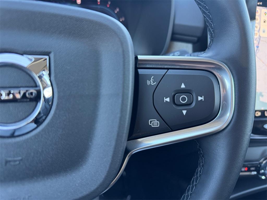 used 2025 Volvo XC40 car, priced at $33,297