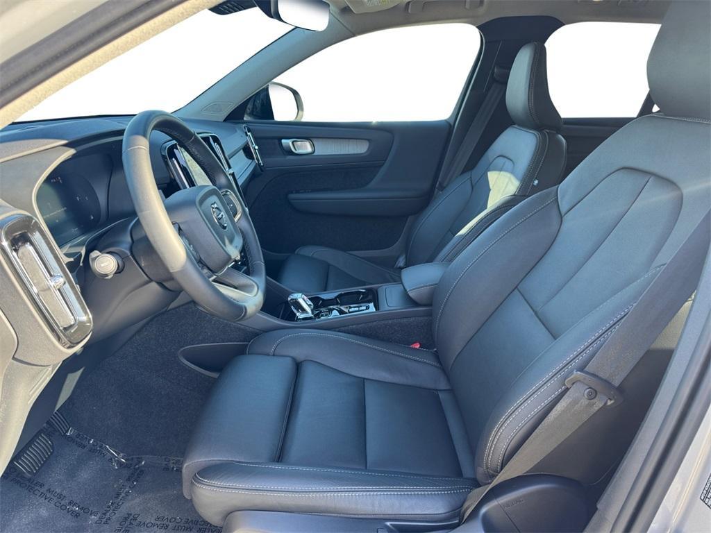 used 2025 Volvo XC40 car, priced at $33,297