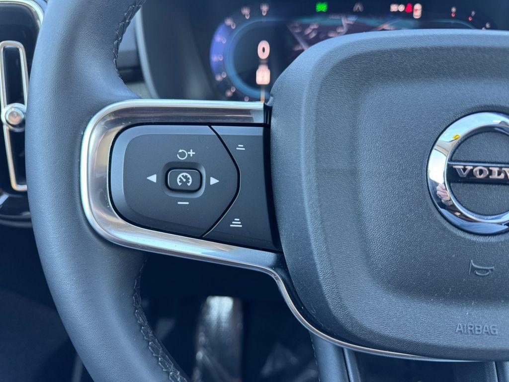 used 2025 Volvo XC40 car, priced at $33,297