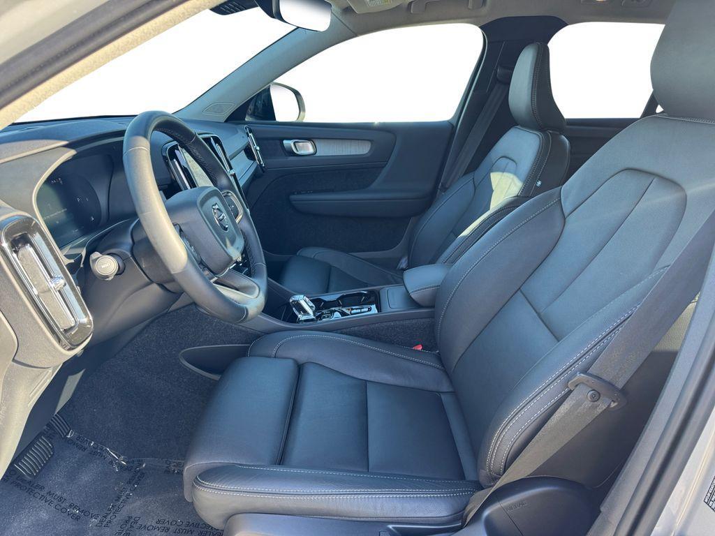 used 2025 Volvo XC40 car, priced at $33,297