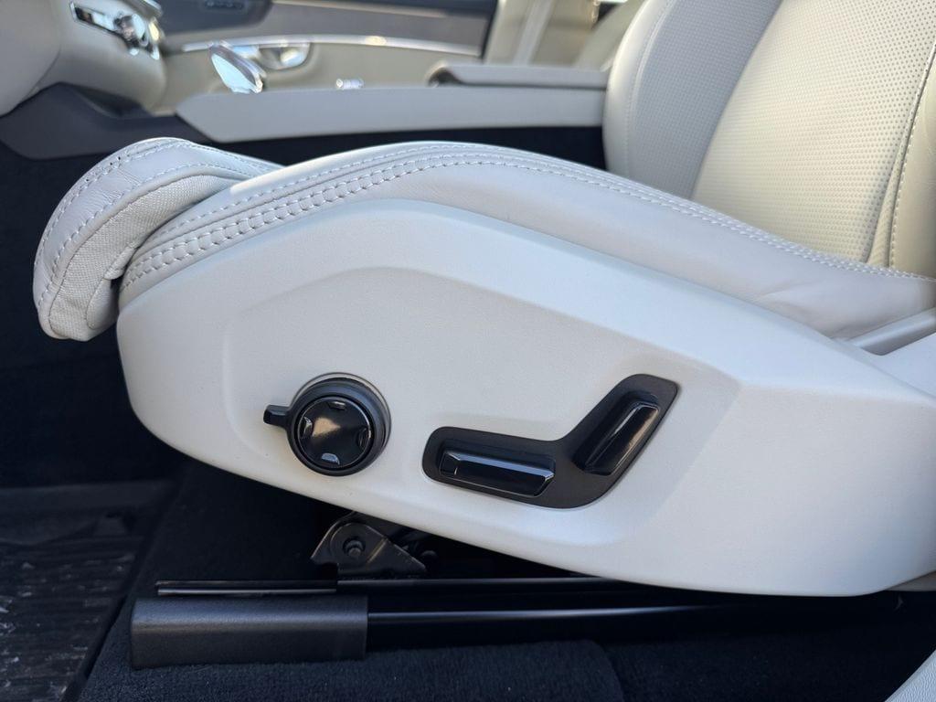 new 2026 Volvo XC90 car, priced at $78,069