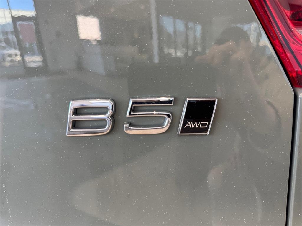 used 2025 Volvo XC40 car, priced at $33,888