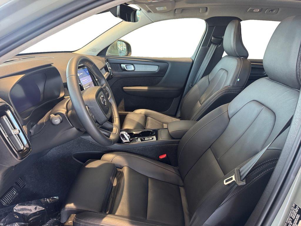 used 2025 Volvo XC40 car, priced at $33,888