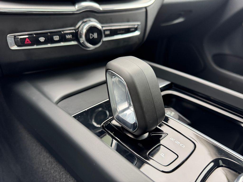 used 2023 Volvo XC60 car, priced at $32,869