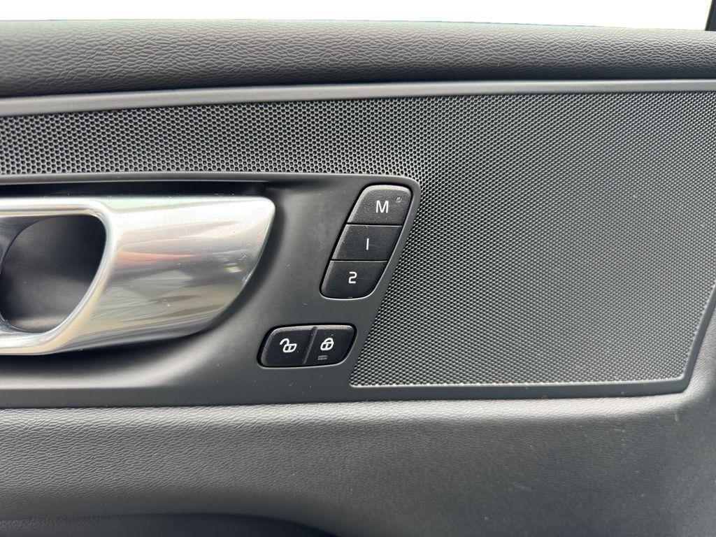 used 2023 Volvo XC60 car, priced at $32,869