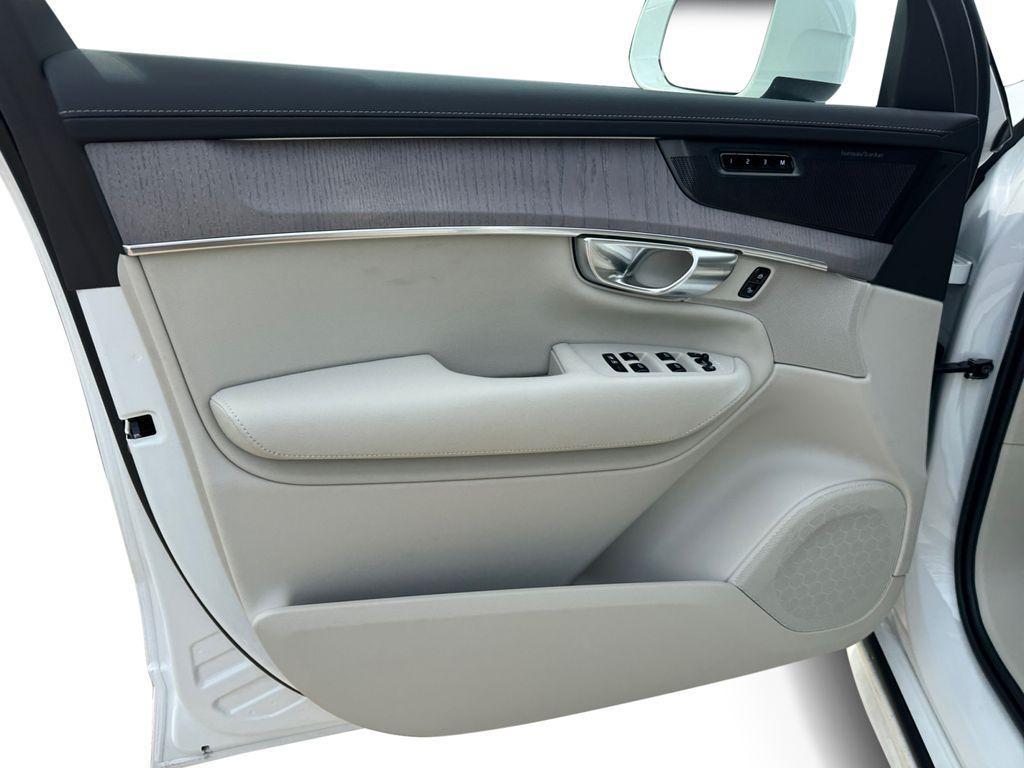 new 2026 Volvo XC90 car, priced at $75,194
