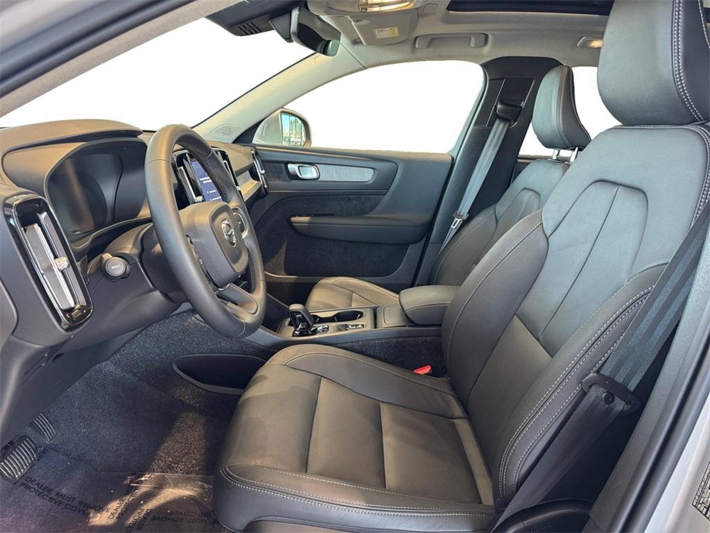 used 2025 Volvo XC40 car, priced at $32,886