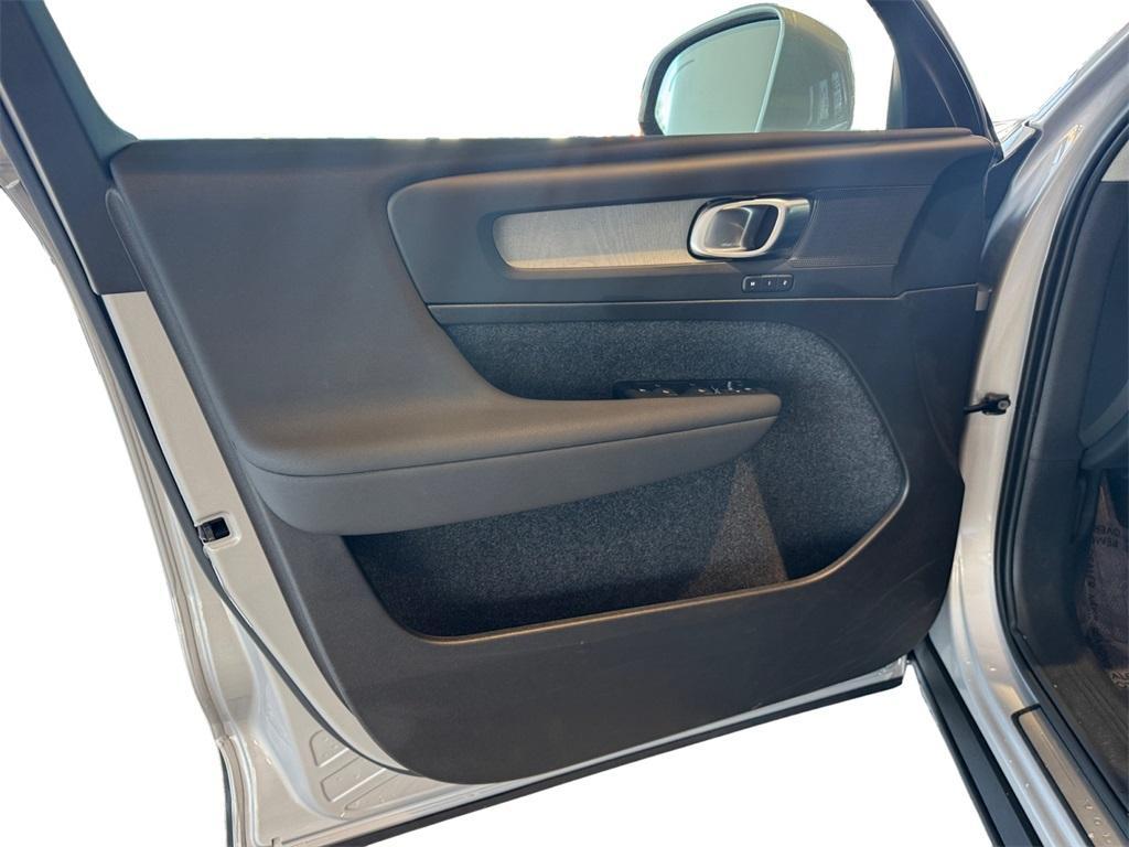used 2025 Volvo XC40 car, priced at $32,886