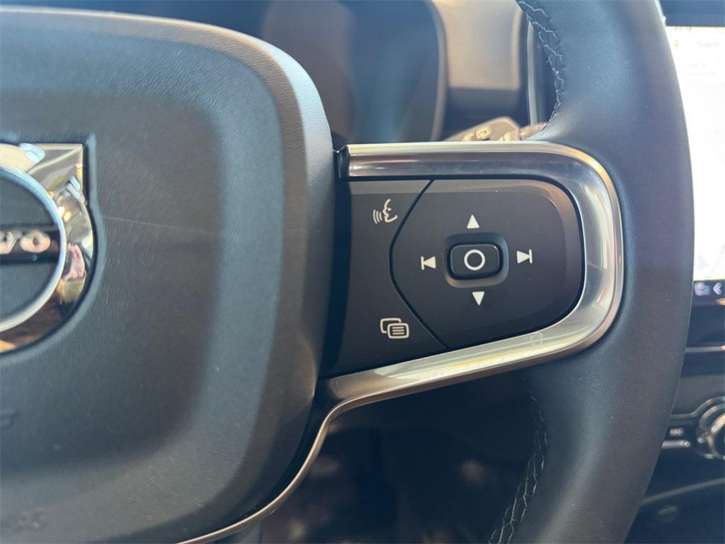 used 2025 Volvo XC40 car, priced at $32,886