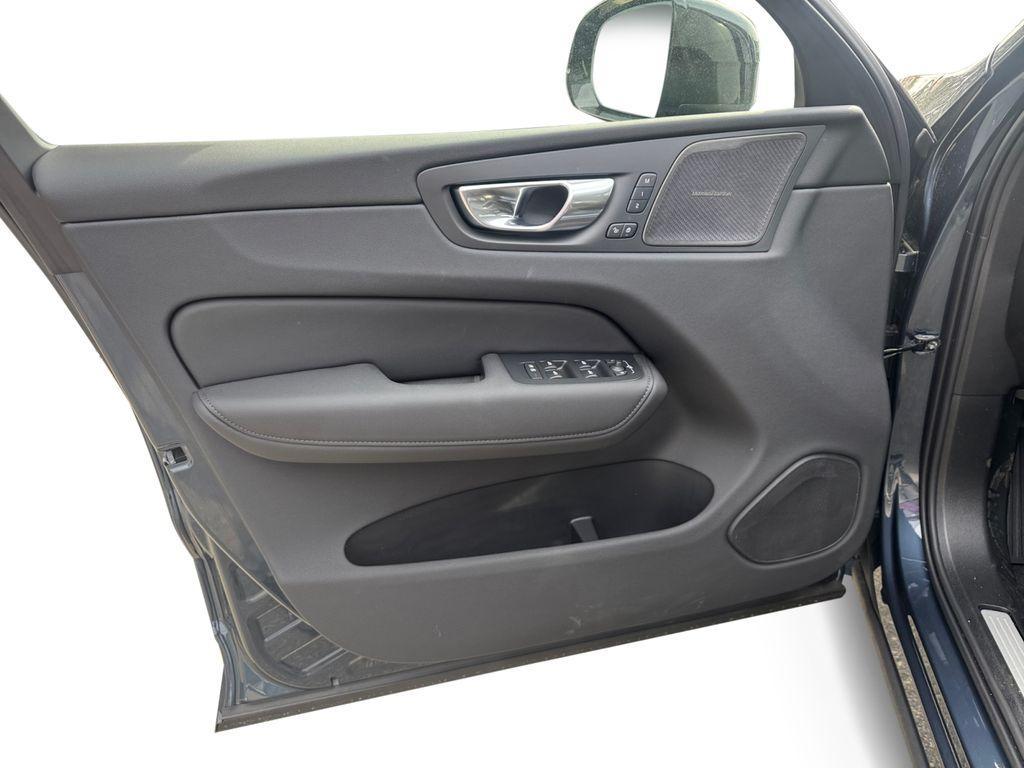 new 2026 Volvo XC60 car, priced at $63,589