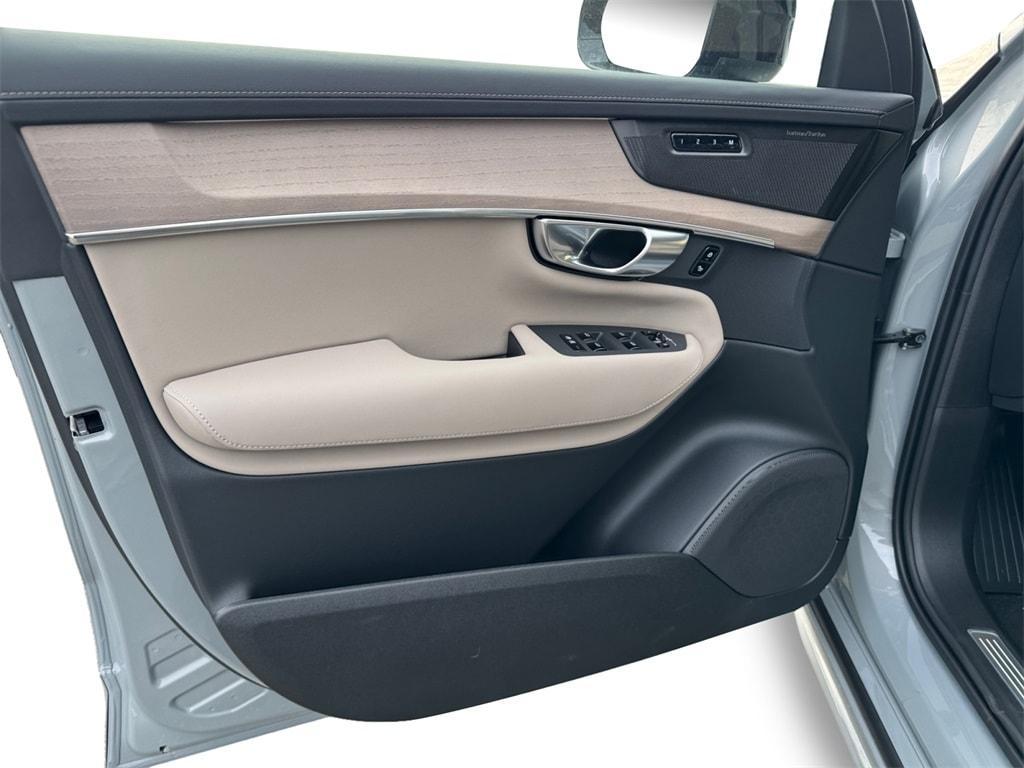 new 2026 Volvo XC90 car, priced at $77,074