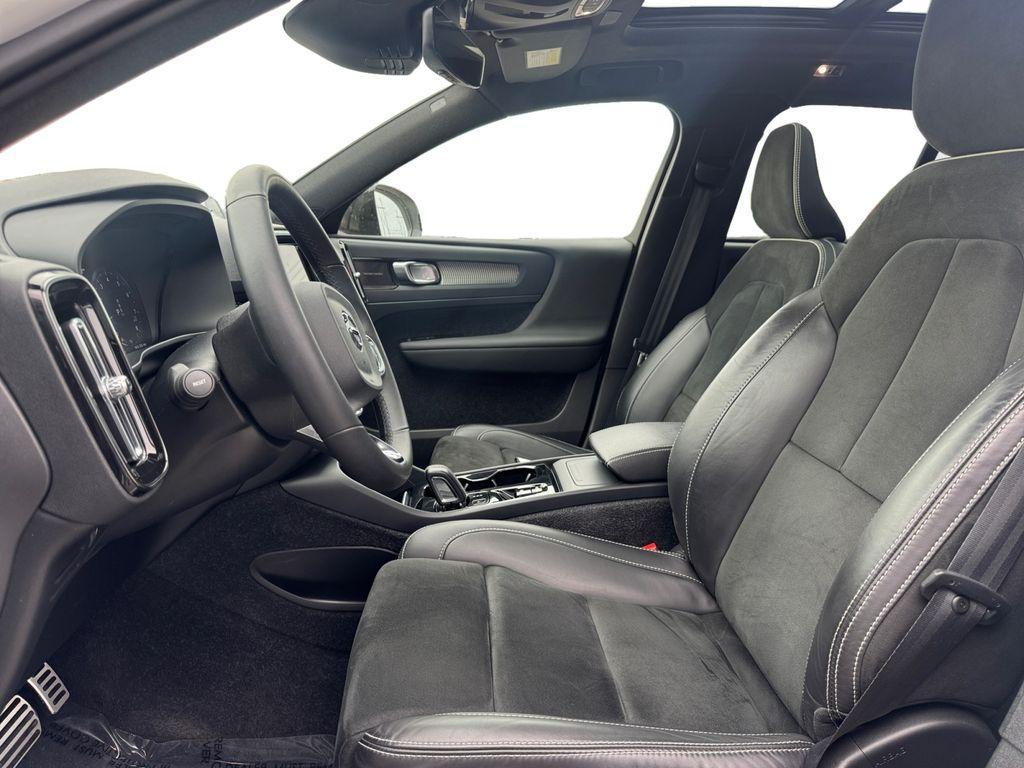 used 2022 Volvo XC40 car, priced at $27,656