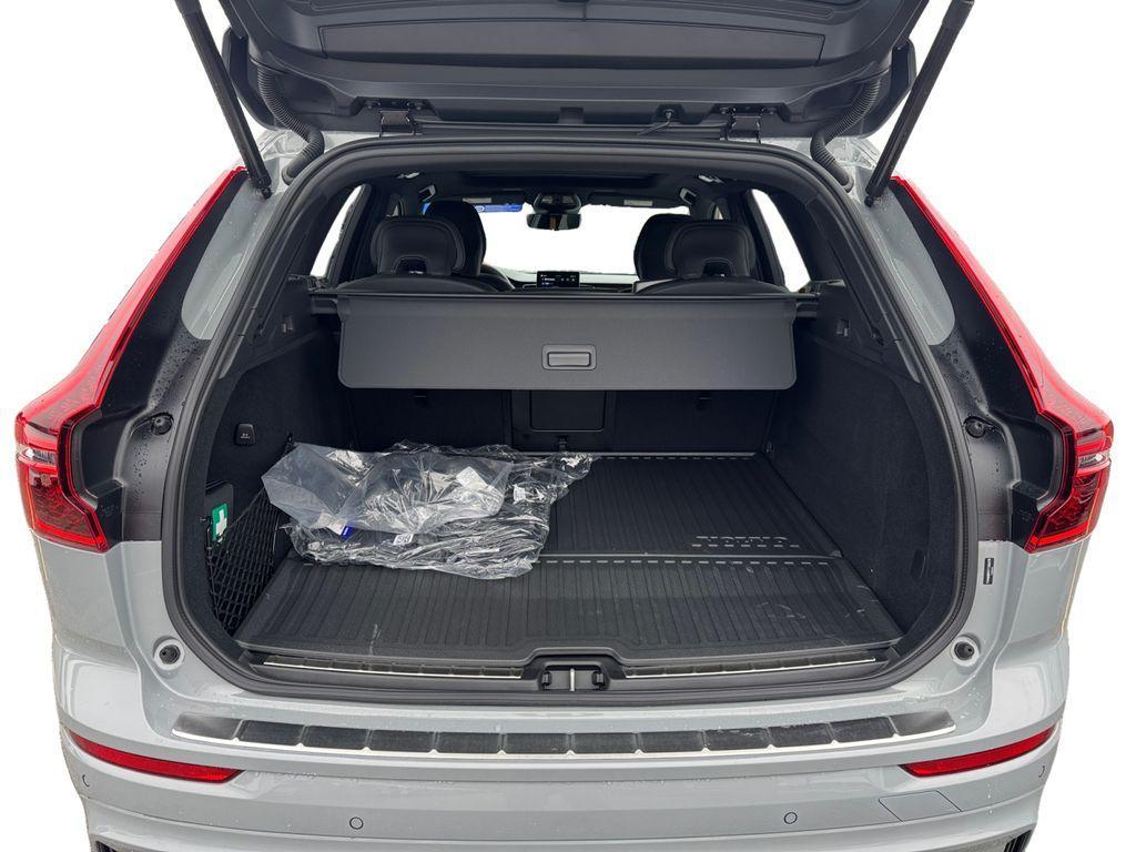 new 2026 Volvo XC60 Plug-In Hybrid car, priced at $85,614