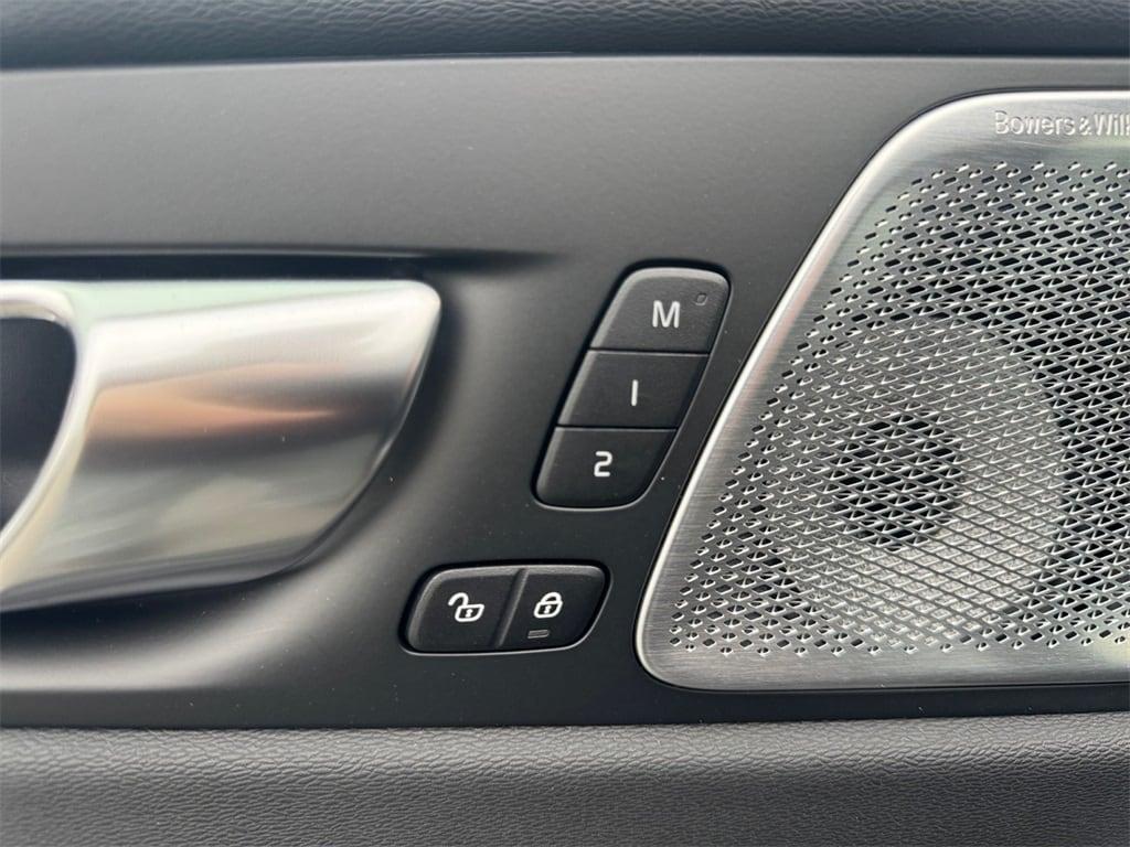 new 2026 Volvo XC60 car, priced at $66,659