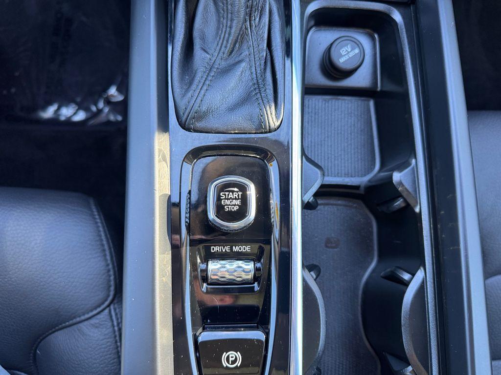 used 2021 Volvo XC60 car, priced at $27,687