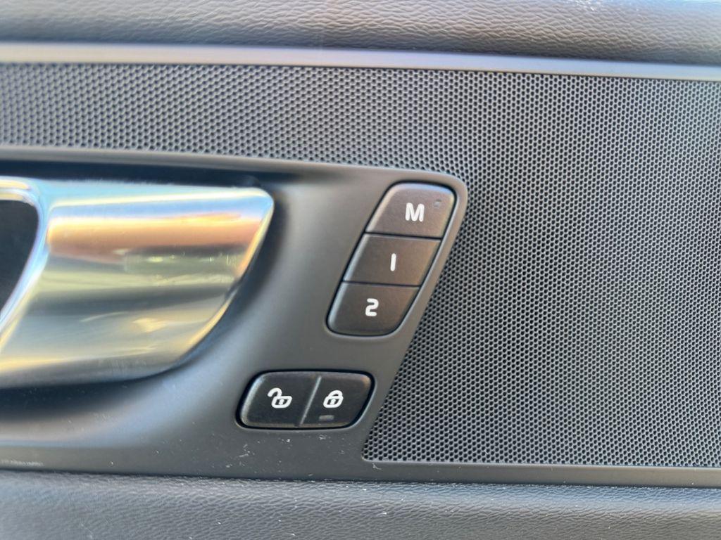 used 2021 Volvo XC60 car, priced at $27,687