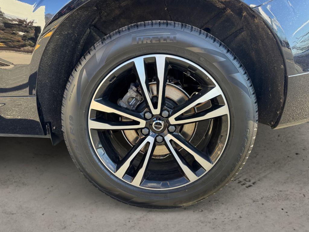 used 2021 Volvo XC60 car, priced at $27,687