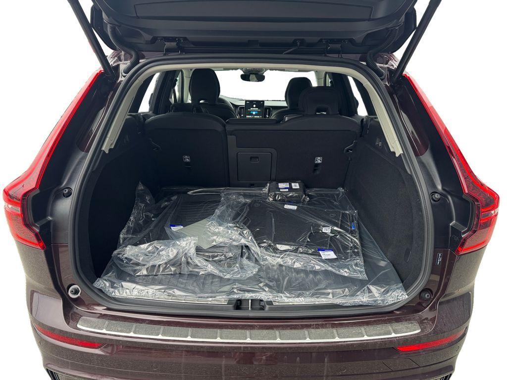 new 2026 Volvo XC60 car, priced at $58,109