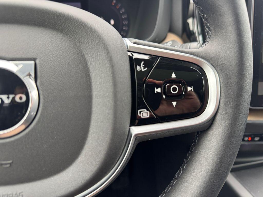 new 2026 Volvo XC60 car, priced at $58,109