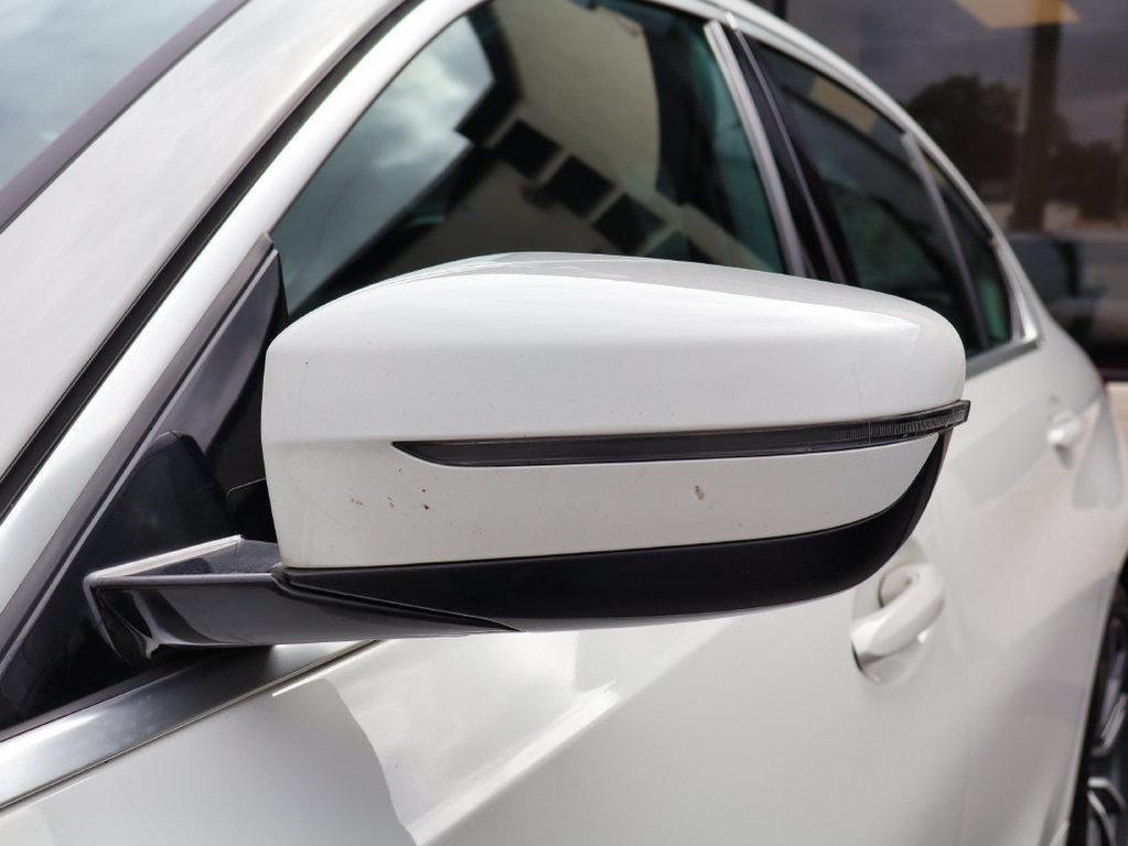 BMW 3 Series view 15