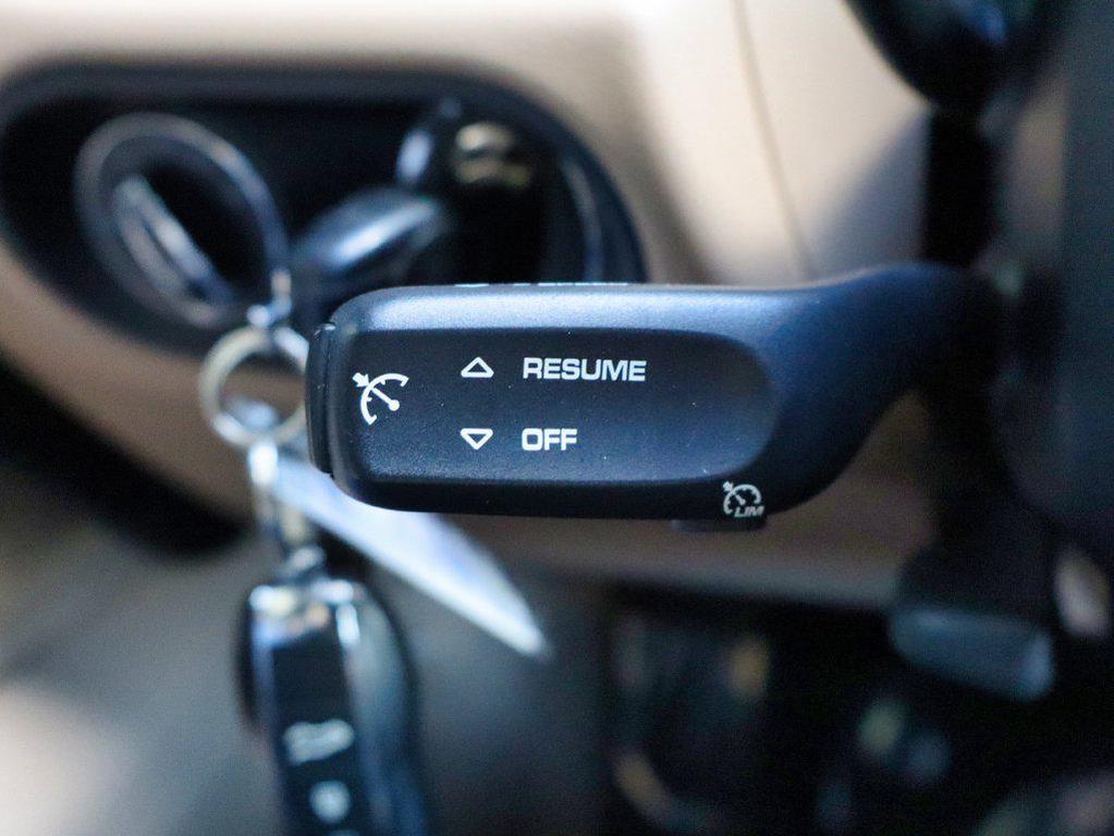 Porsche Macan view 62
