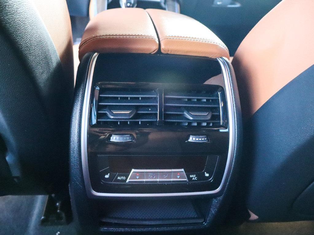 BMW X5 view 37