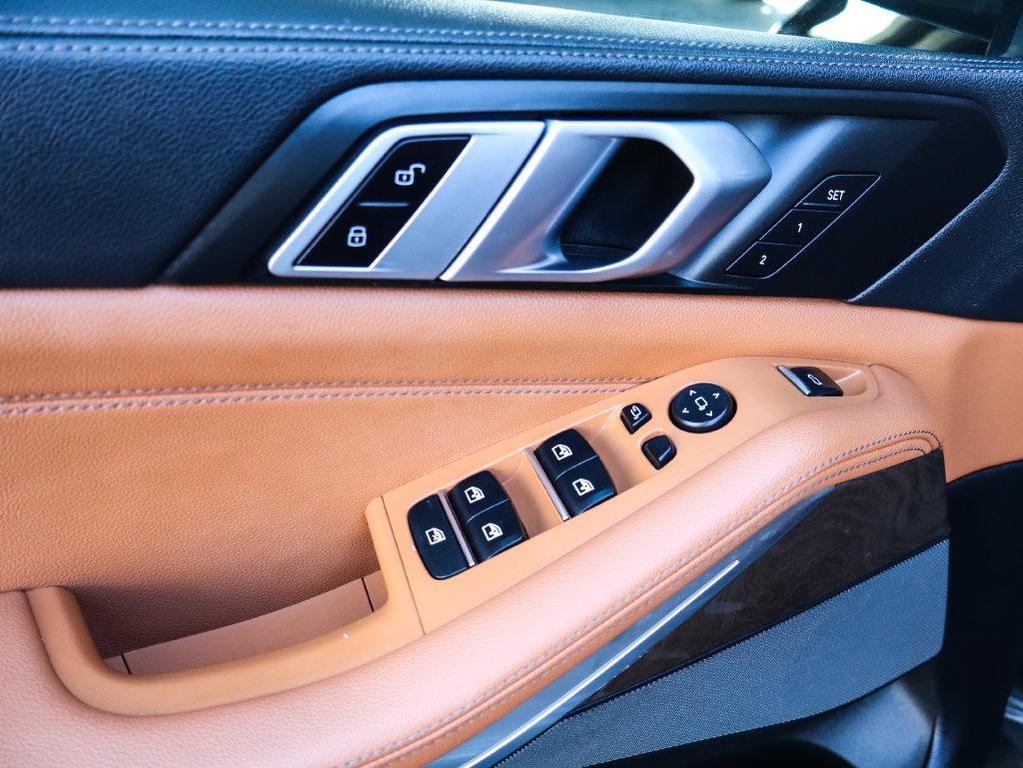 BMW X5 view 40