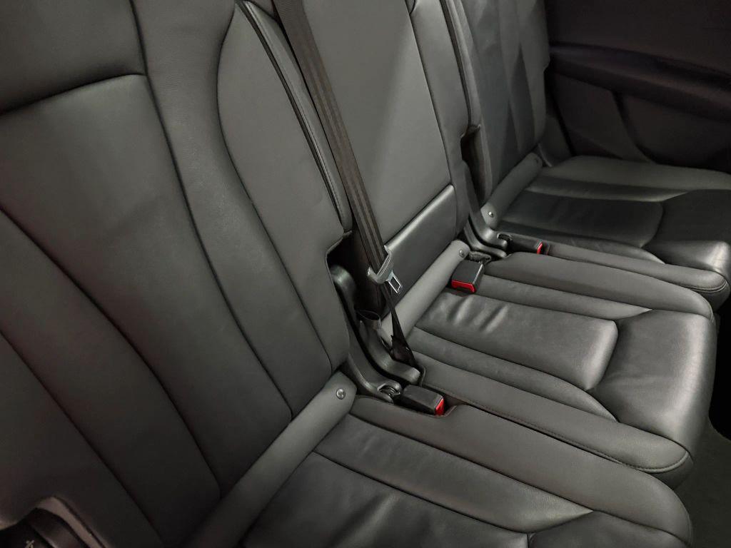 Audi Q7 view 60