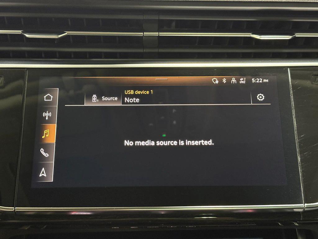 Audi Q7 view 34