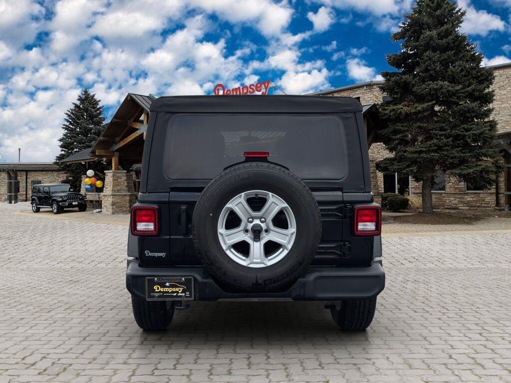 used 2022 Jeep Wrangler Unlimited car, priced at $27,276