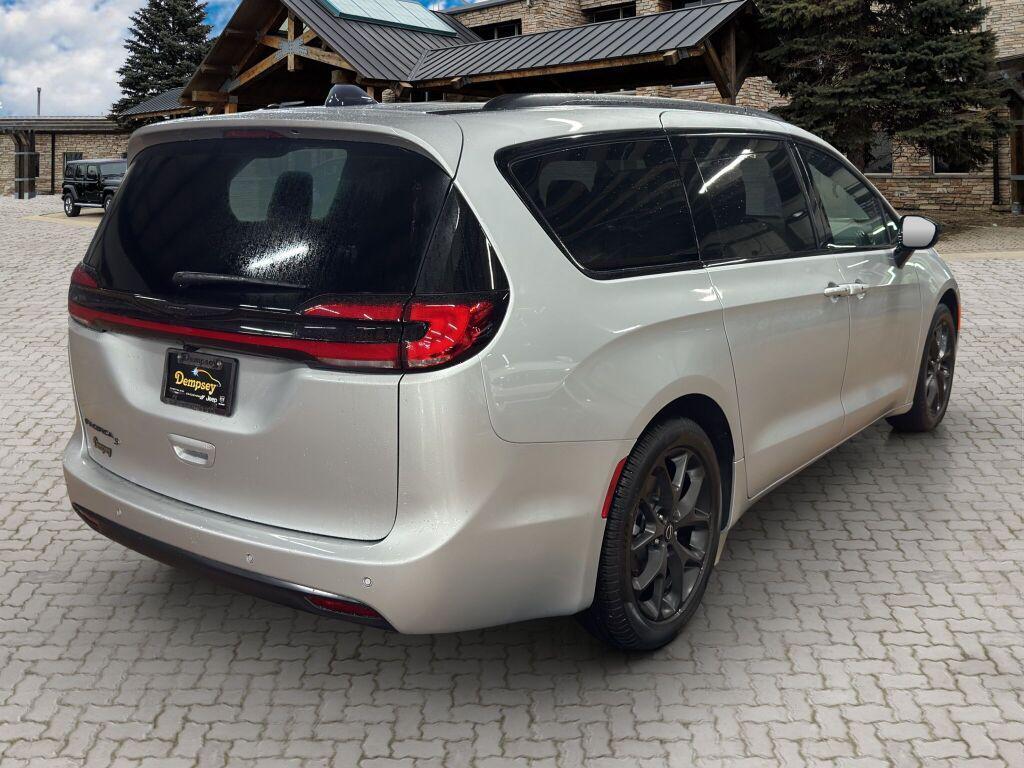 new 2026 Chrysler Pacifica car, priced at $45,061