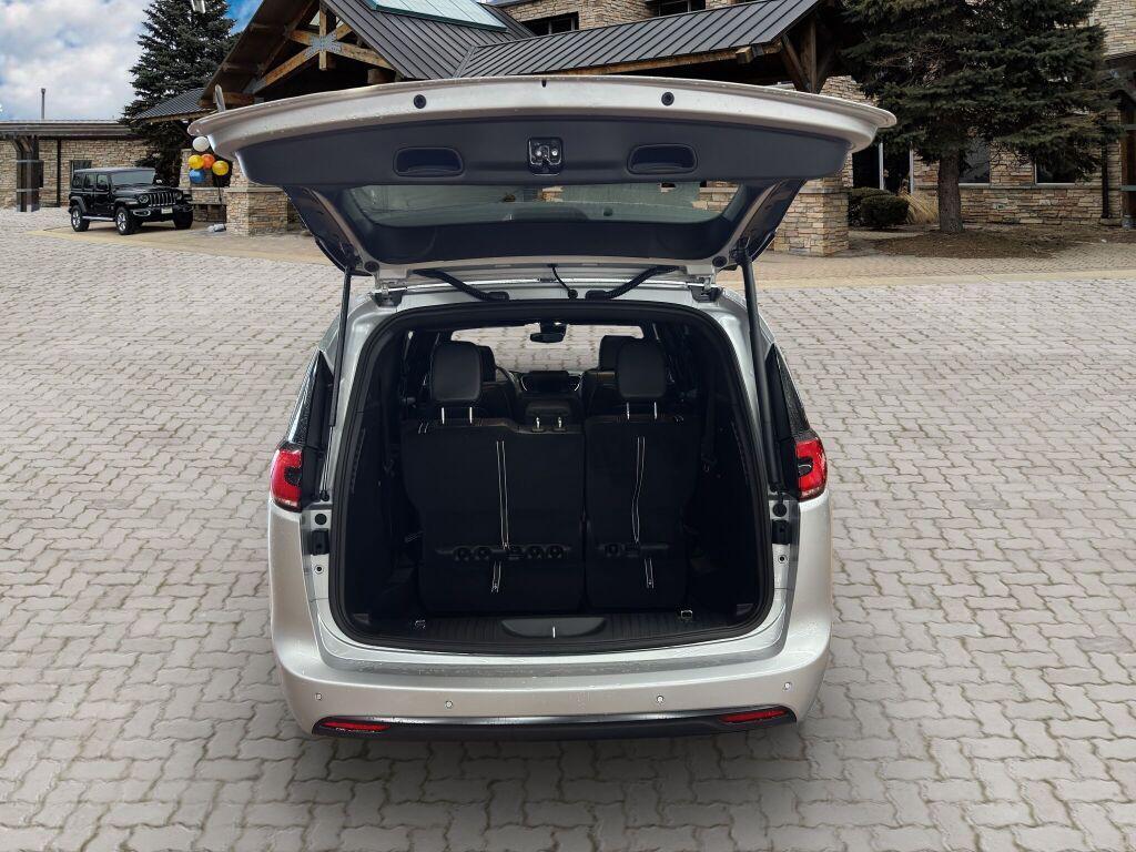 new 2026 Chrysler Pacifica car, priced at $45,061