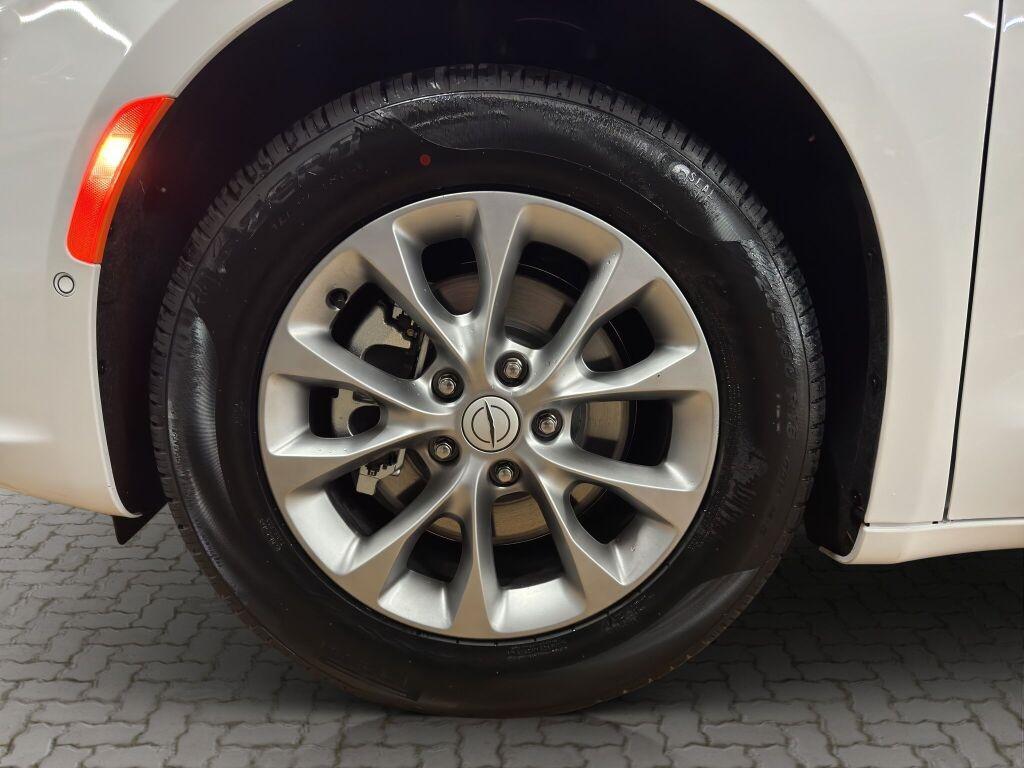 new 2026 Chrysler Pacifica car, priced at $47,807