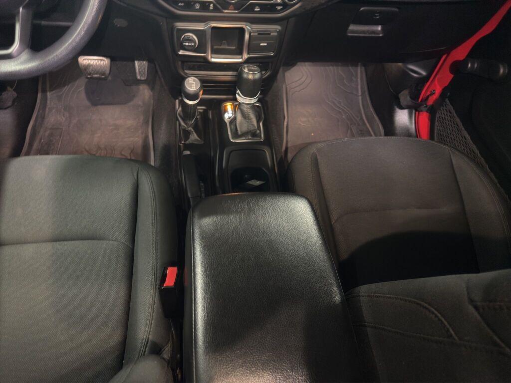 used 2022 Jeep Gladiator car, priced at $30,152