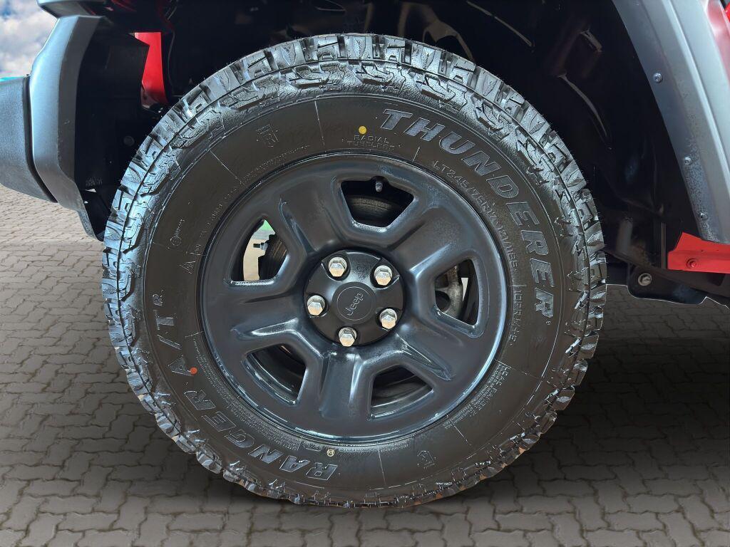 used 2022 Jeep Gladiator car, priced at $30,152