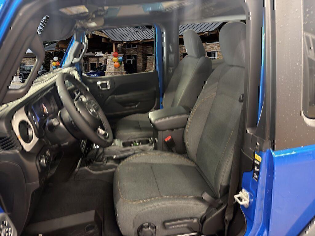 new 2026 Jeep Wrangler car, priced at $46,424