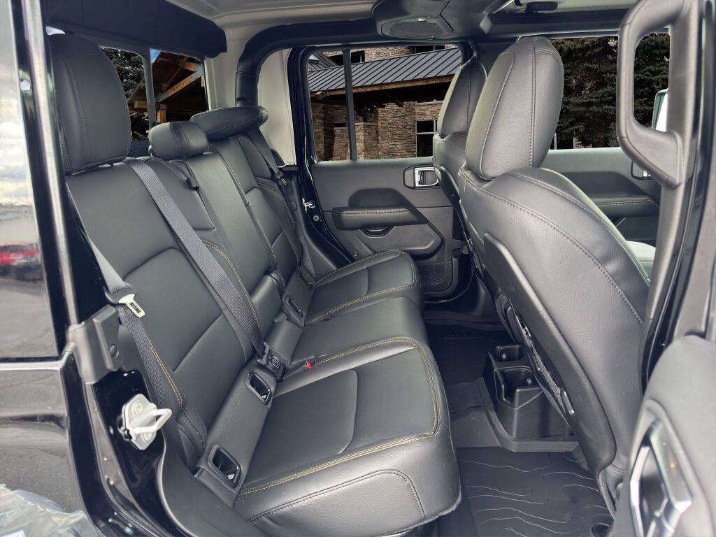 new 2025 Jeep Gladiator car, priced at $49,423