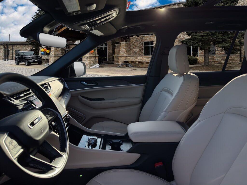 new 2025 Jeep Grand Cherokee car, priced at $49,744