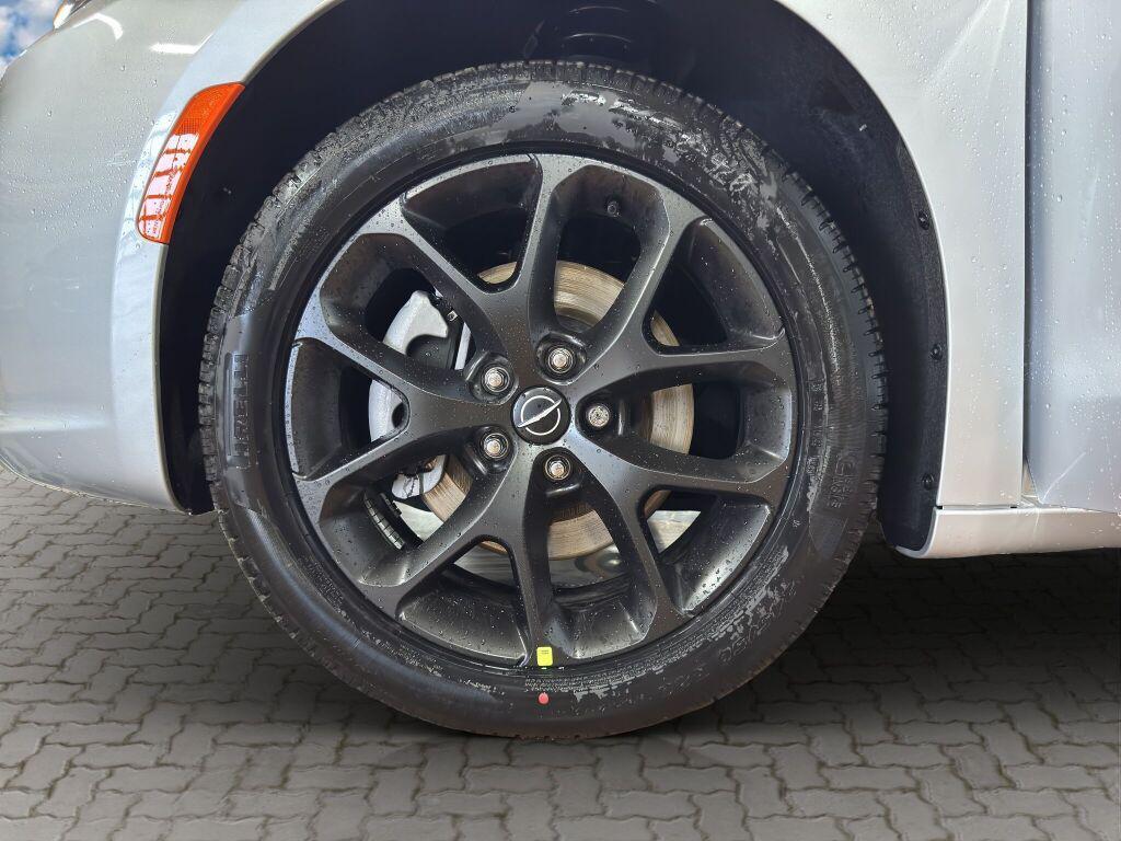 new 2026 Chrysler Pacifica car, priced at $47,428