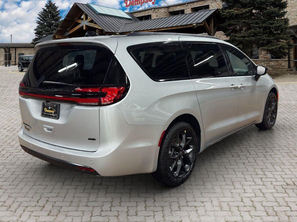 new 2026 Chrysler Pacifica car, priced at $47,428