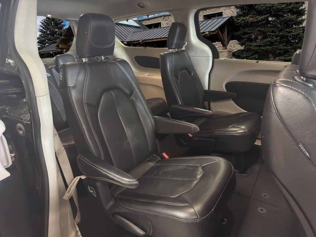 used 2022 Chrysler Pacifica car, priced at $18,967