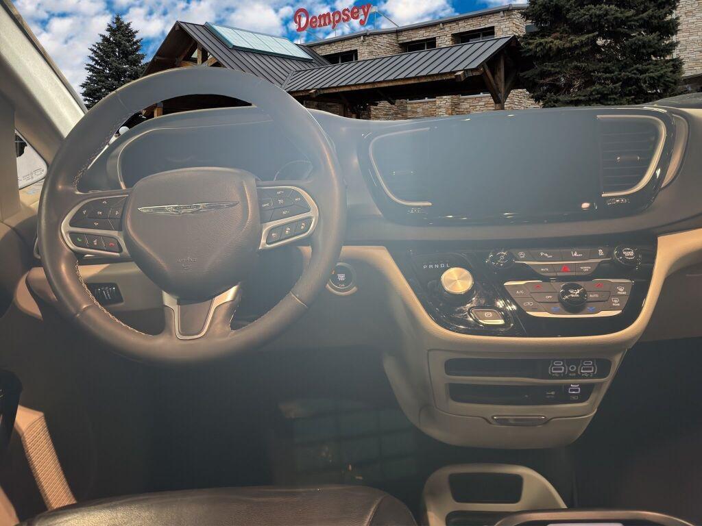 used 2022 Chrysler Pacifica car, priced at $18,967