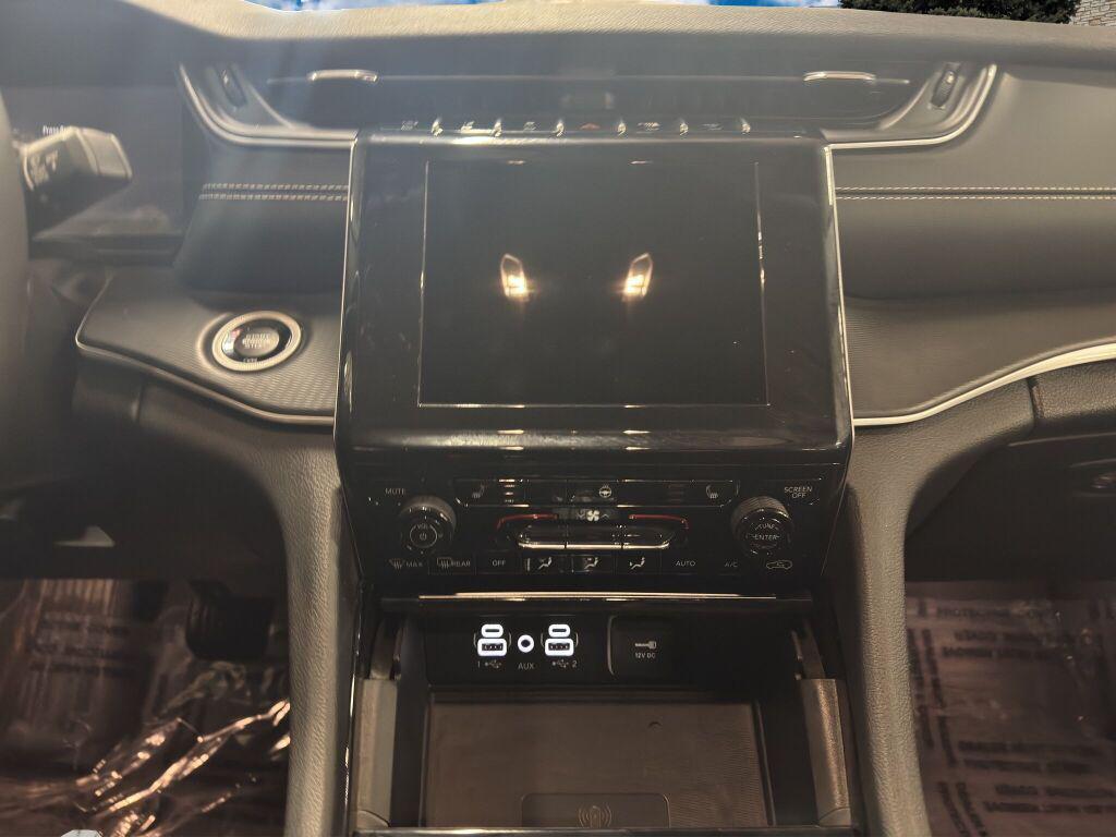 used 2023 Jeep Grand Cherokee car, priced at $29,498