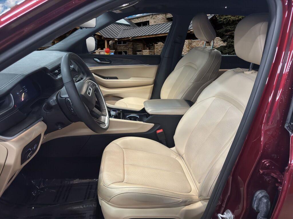 used 2024 Jeep Grand Cherokee L car, priced at $35,991