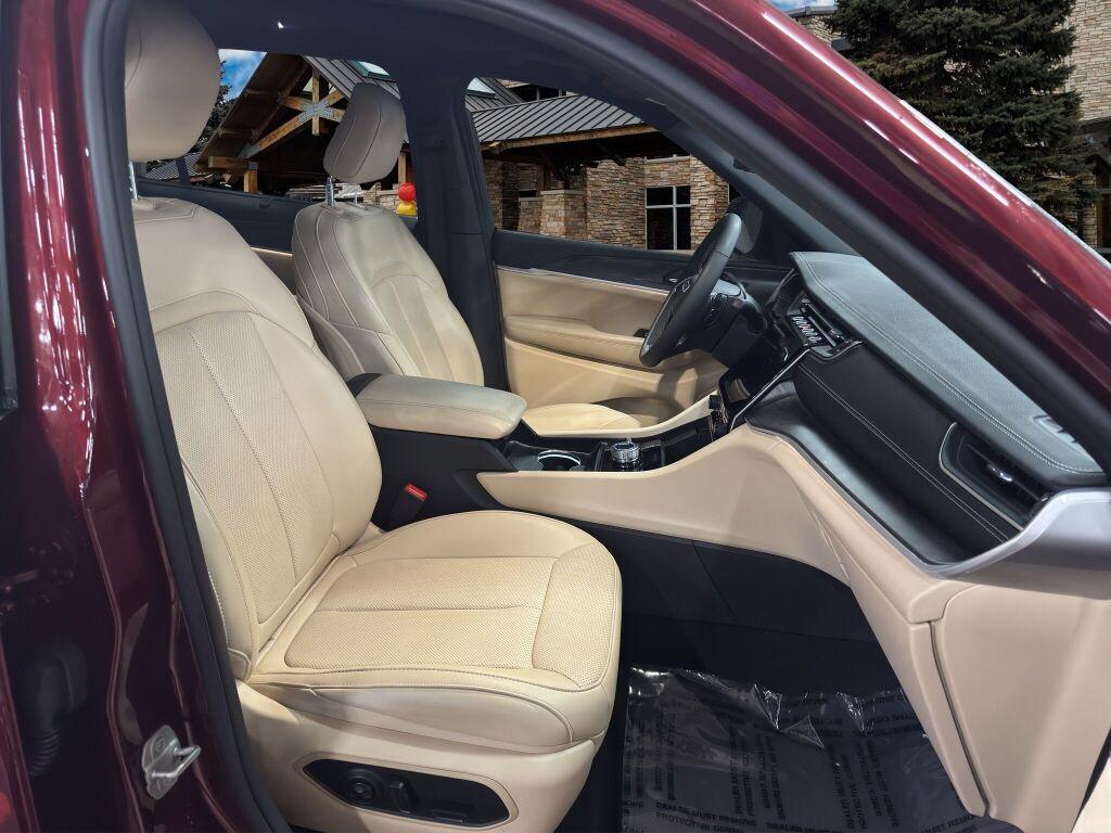 used 2024 Jeep Grand Cherokee L car, priced at $35,991