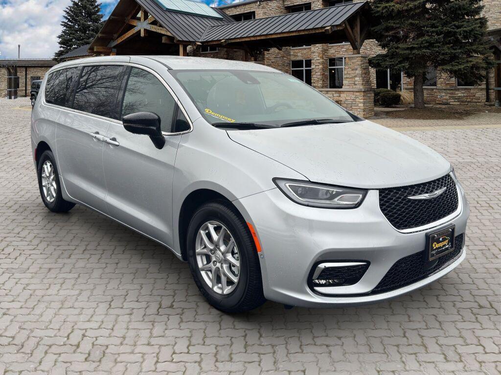 new 2026 Chrysler Pacifica car, priced at $43,172