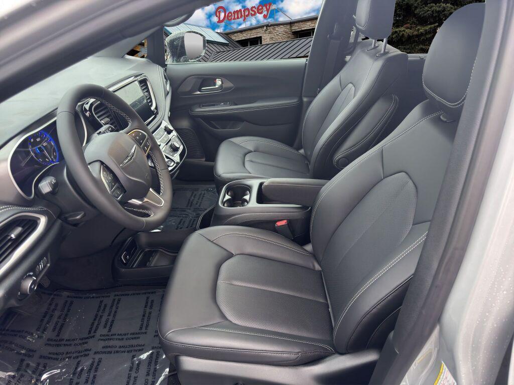 new 2026 Chrysler Pacifica car, priced at $43,172
