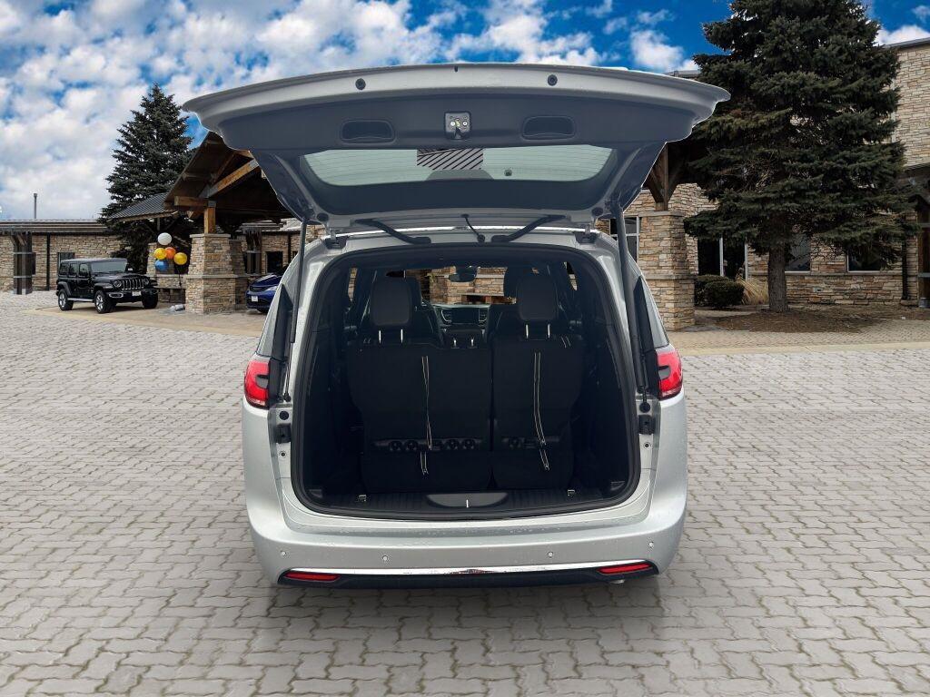 new 2026 Chrysler Pacifica car, priced at $43,172