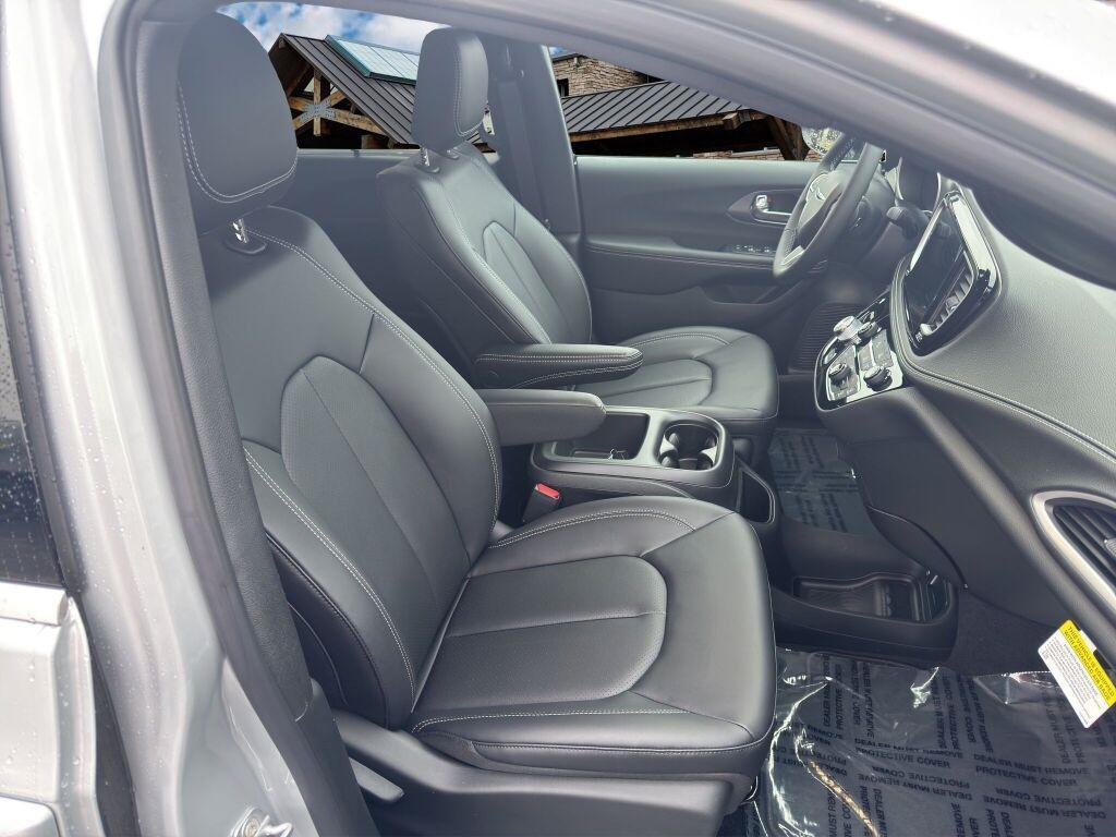 new 2026 Chrysler Pacifica car, priced at $43,172